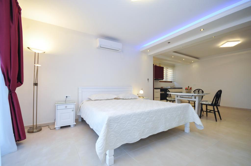 St.George Apartments Petrovac Стая снимка