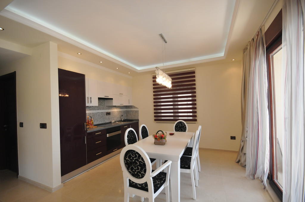 St.George Apartments Petrovac Екстериор снимка