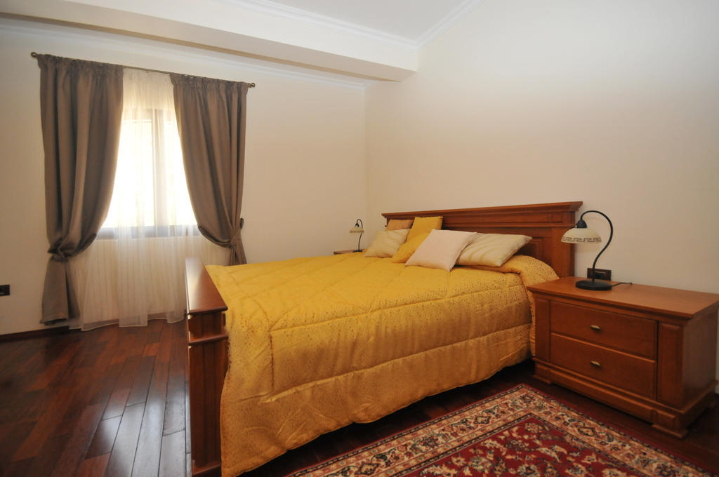 St.George Apartments Petrovac Екстериор снимка