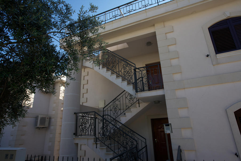 St.George Apartments Petrovac Екстериор снимка