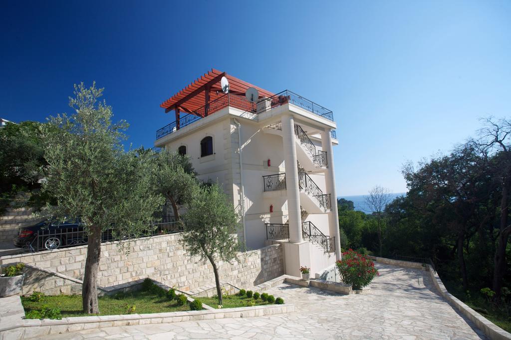 St.George Apartments Petrovac Екстериор снимка